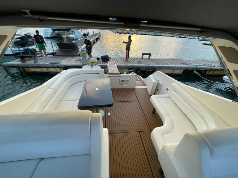 Pronájem Motorová loď Cranchi s licencí