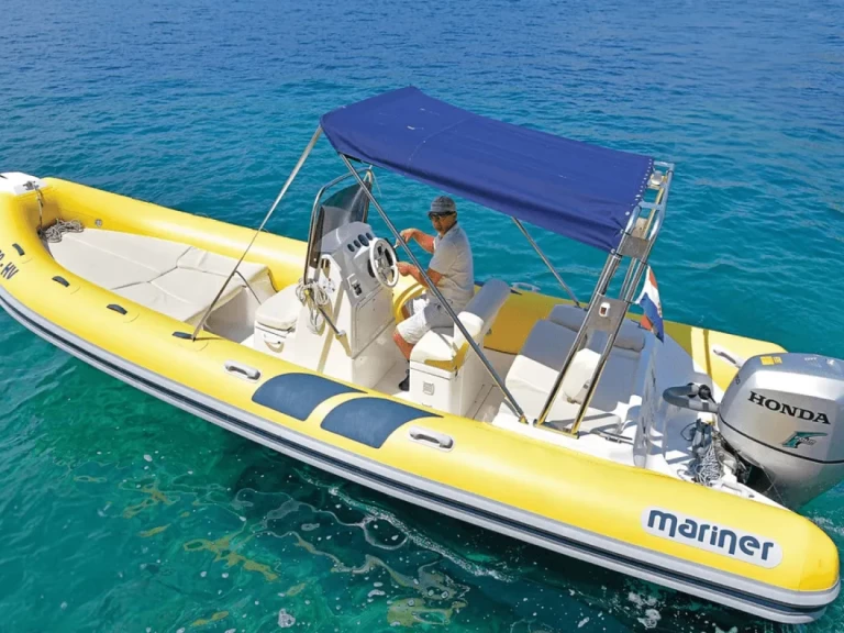 Pronajmout Polotuhá loď se skipperem či ne Mariner v Hvar 