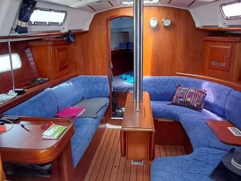 Pronájem lodi Póros (City) lákavé ceny Oceanis 361