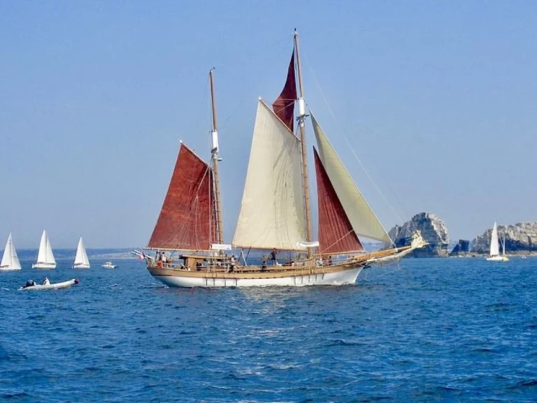 Pronajmout Plachetnice se skipperem či ne Adil Turan v Port Cogolin