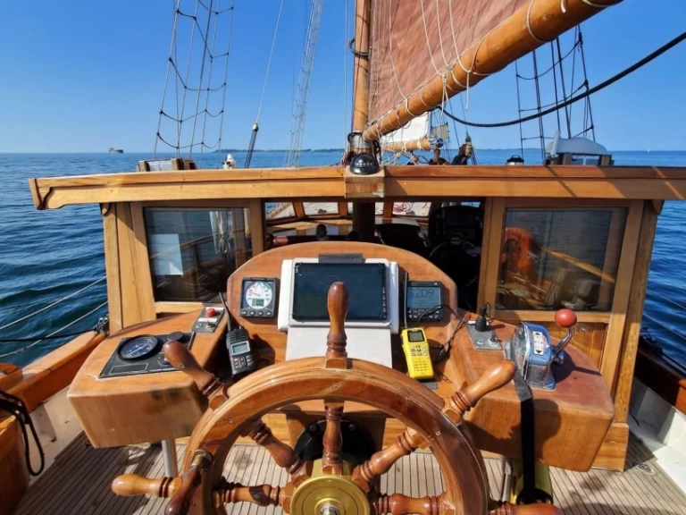 Pronájem lodi Adil Turan Caïque v Port Cogolin na Samboatu