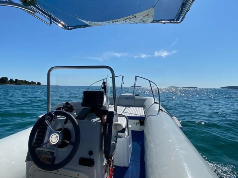 Pronájem lodi Prestige Prestige 500 Fly v Rovinj na Samboatu