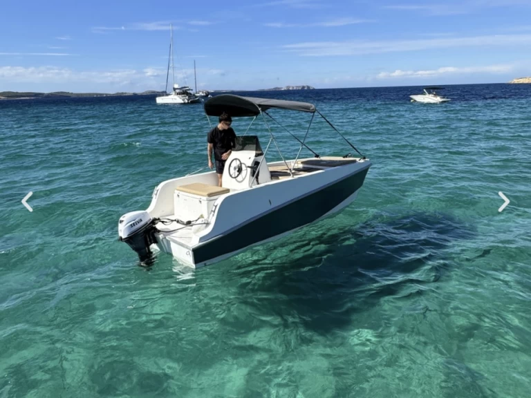 Pronajmout si Adventure VESTA 550 v Sant Antoni de Portmany