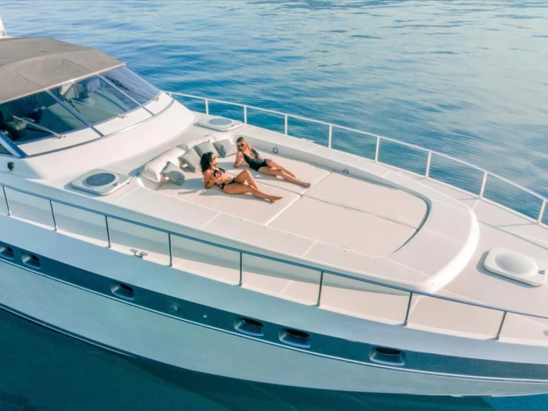 Pronajmout Jachta se skipperem či ne Mangusta v Puerto Banús