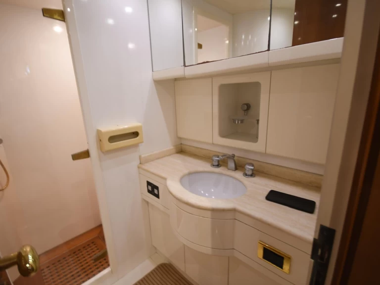 Pronájem lodi D-Marin Göcek Marina lákavé ceny Azimut 70