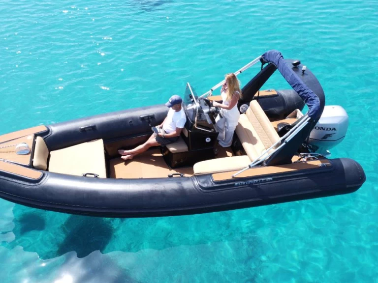 Pronajmout Polotuhá loď se skipperem či ne Orizon v Mykonos (City)