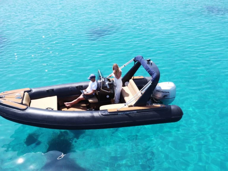 Pronájem Polotuhá loď Orizon s licencí