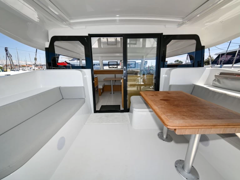 Excess Excess 11 jednotlivci a charterové společnosti v Pula