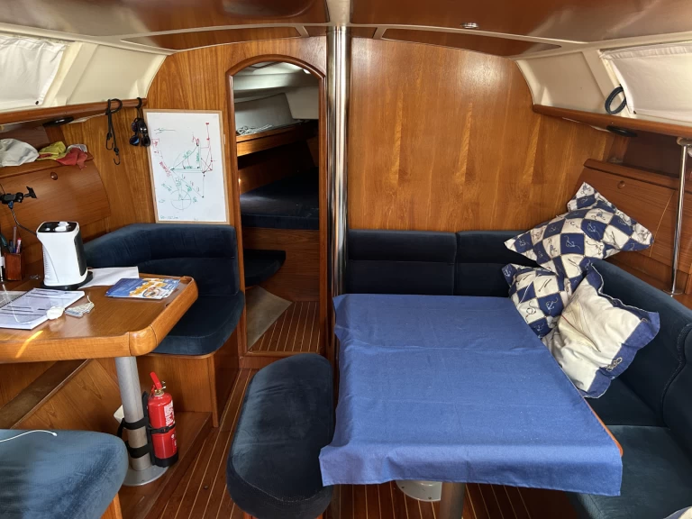 Pronajmout Plachetnice se skipperem či ne Jeanneau v Hondarribia