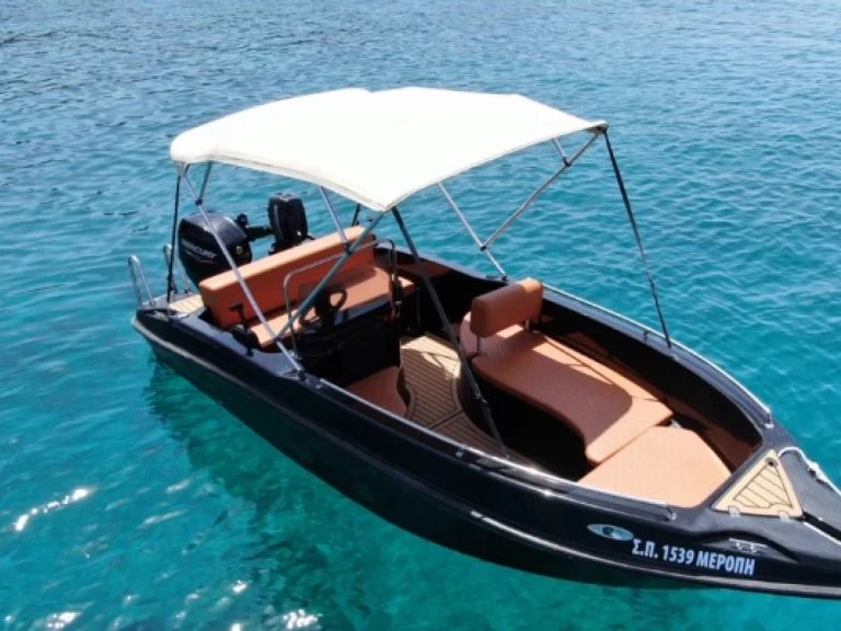 Pronájem Motorová loď Nireas s licencí