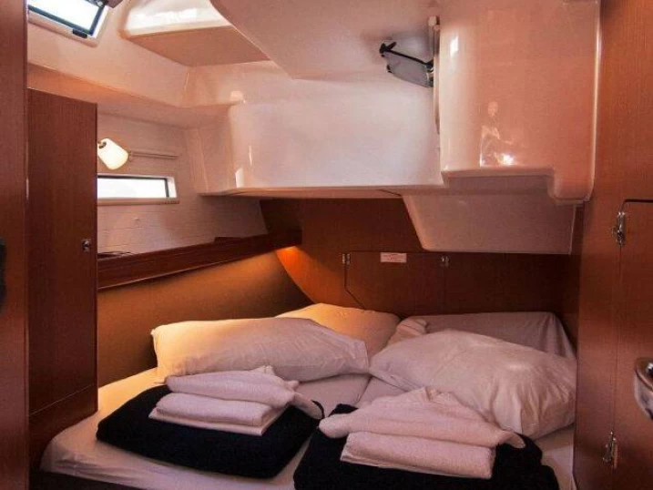 Pronájem lodi Split lákavé ceny Cruiser 51