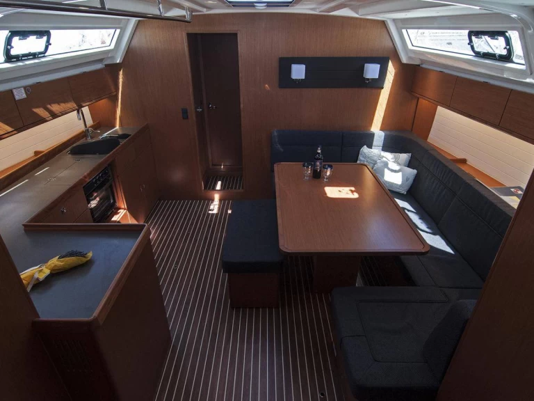 Pronajmout Plachetnice se skipperem či ne Bavaria v Split