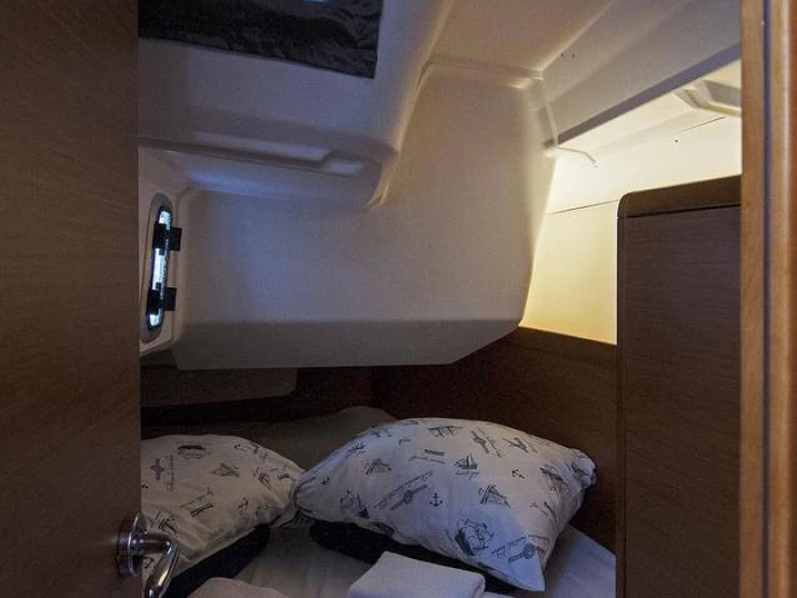 Jeanneau Sun Odyssey 349 jednotlivci a charterové společnosti v Split