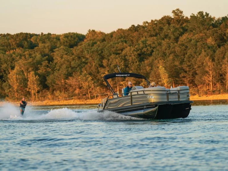 regency 230 jednotlivci a charterové společnosti v Sanguinet