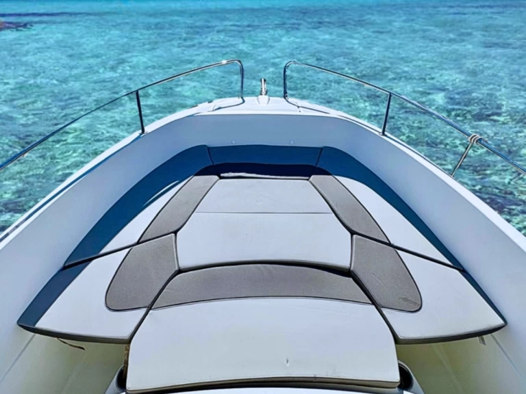 Jeanneau Cap Camarat 7.5 Style jednotlivci a charterové společnosti v Hyeres