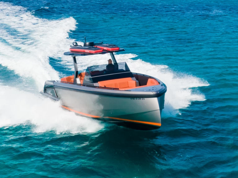 Vanquish VQ 40 Caja Tres jednotlivci a charterové společnosti v Ibiza Town