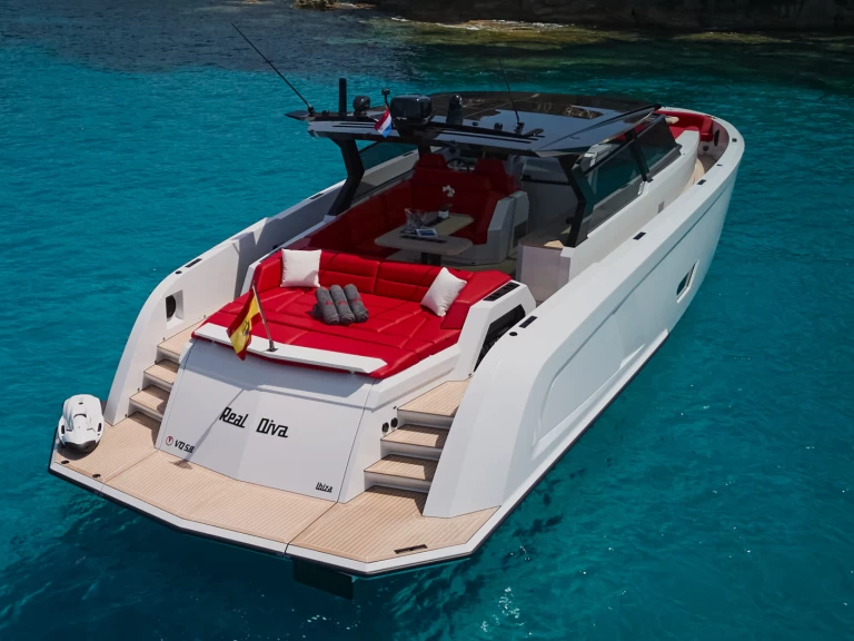 Pronajmout si Vanquish VQ58 Real Diva v Ibiza Town