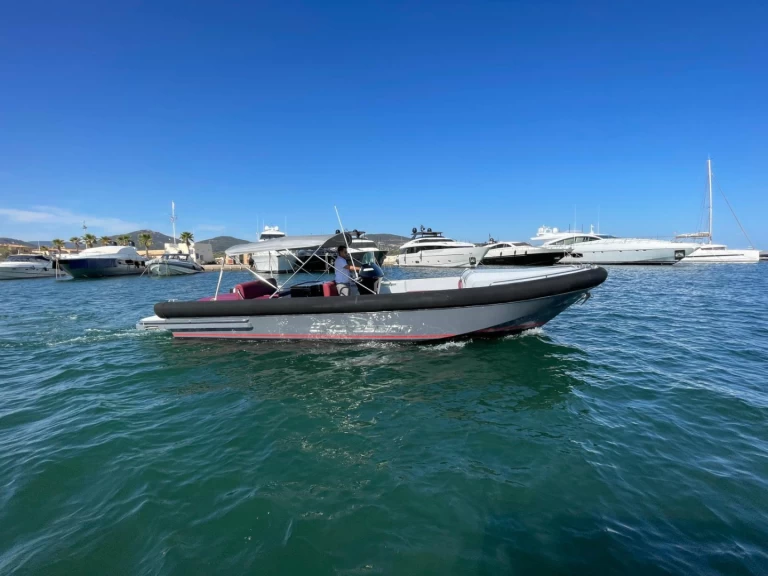 Motorová loď k pronájmu v Port de Cannes Marina za nejlepší cenu