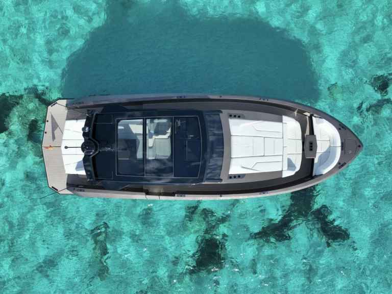 Pronájem lodi Ibiza Town lákavé ceny VQ45 T Top