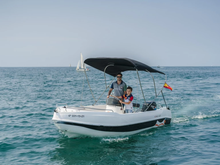 Pronájem lodi voraz 450 PLUS OPEN v Malaga na Samboatu