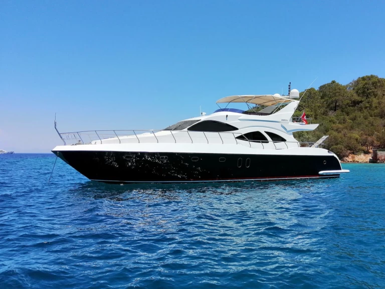 Pronájem lodi Azimuth Azimut luxury  v Beşiktaş na Samboatu