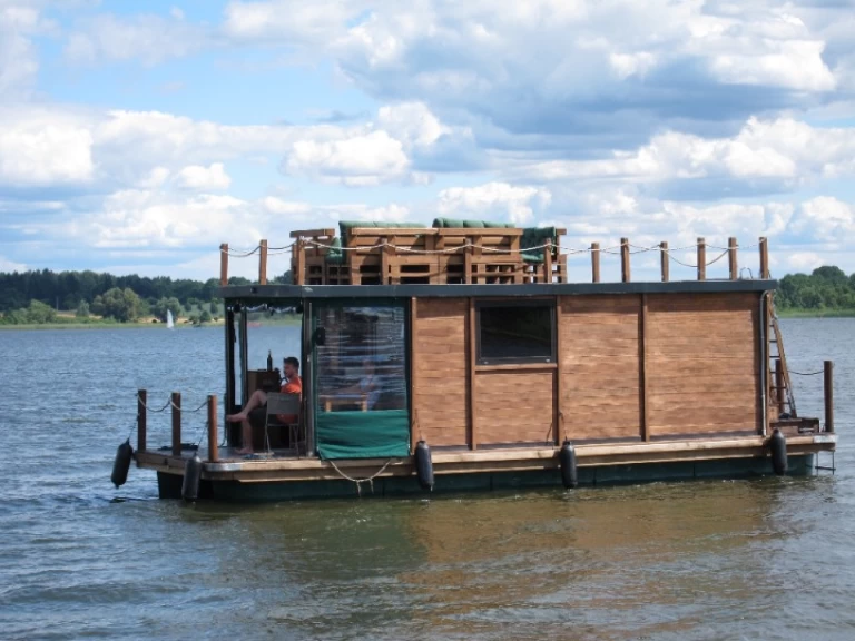 Říční loď k pronájmu v Wesenberg za nejlepší cenu