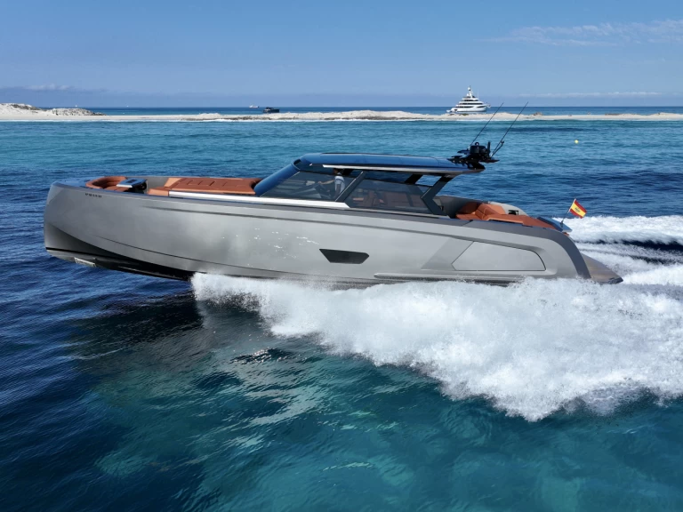 Pronajmout si Vanquish VQ58 Mi Paraiso v Ibiza Town