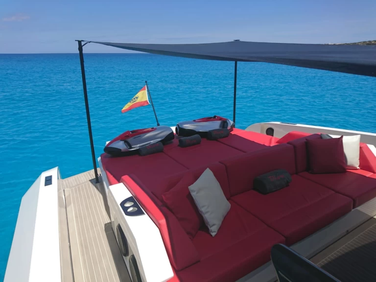 Motorová loď k pronájmu v Ibiza Town za nejlepší cenu