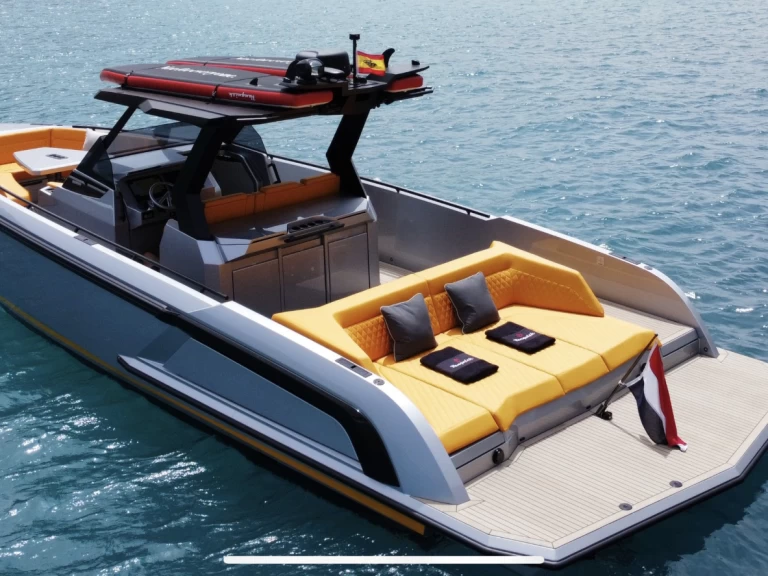 Pronajmout Motorová loď se skipperem či ne Vanquish v Ibiza Town