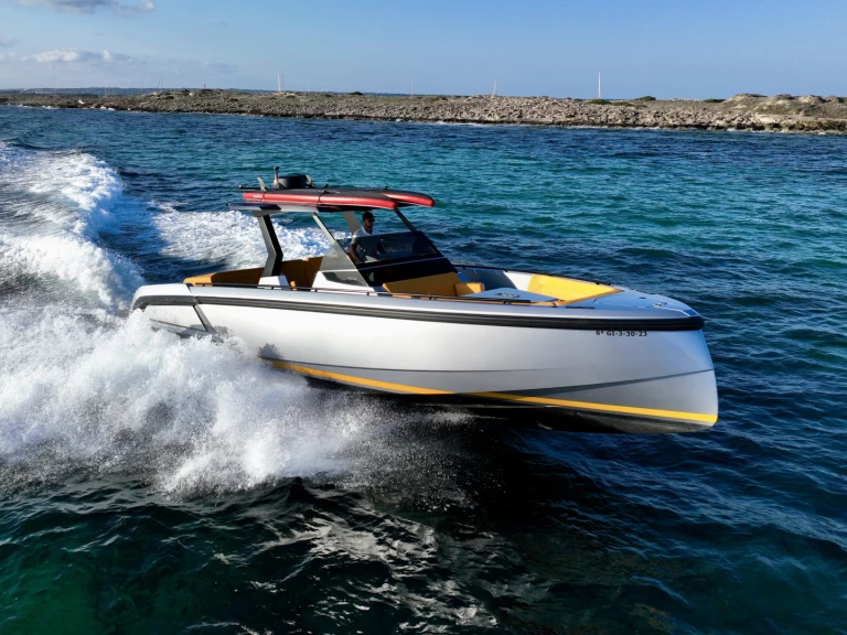 Pronájem lodi Ibiza Town lákavé ceny VQ40 - NO TOMORROW