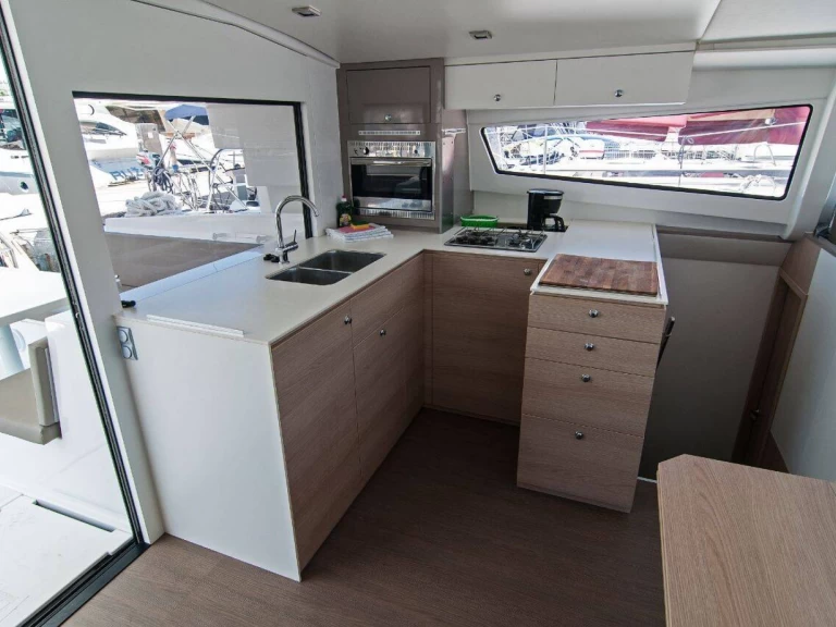 Pronajmout Katamarán se skipperem či ne Bali v Split