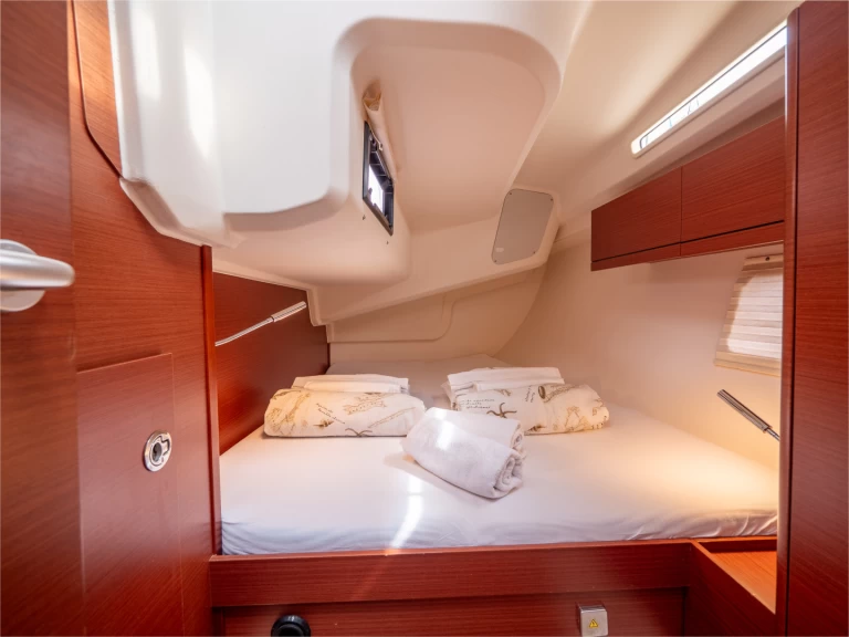 Pronájem lodi Hanse Hanse 418 v Split na Samboatu