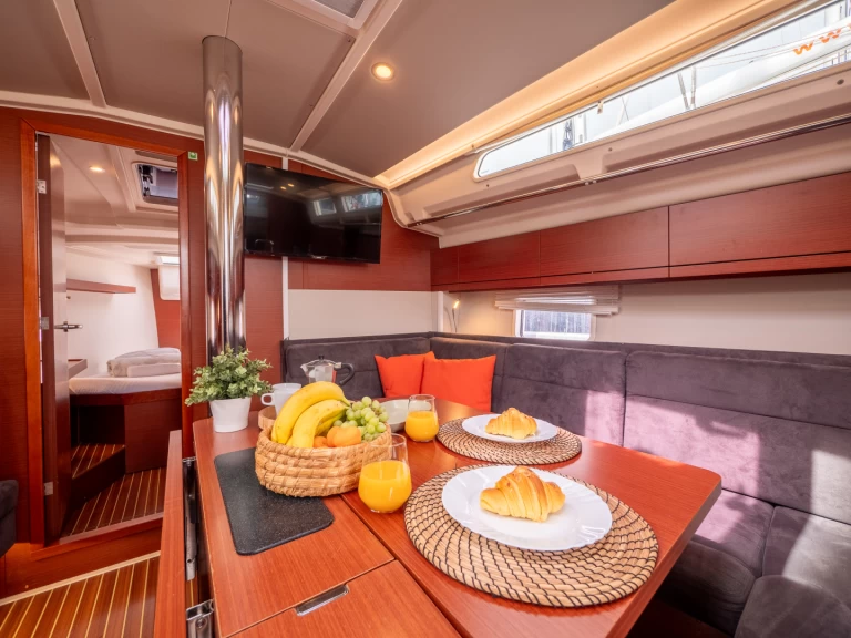 Hanse Hanse 418 jednotlivci a charterové společnosti v Split