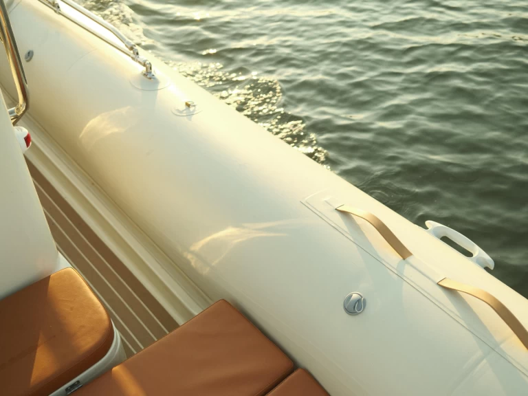 Pronájem Polotuhá loď v Porto Rotondo -Ribmarine 585