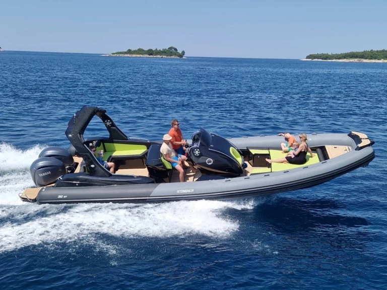 Pronájem jachty v Rovinj -Stingher 32 GT na Samboatu