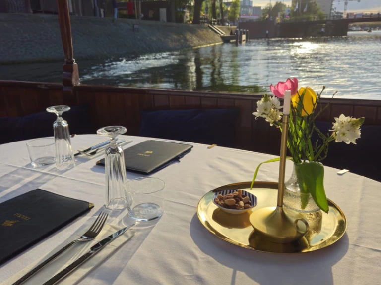 Pronájem lodi Amsterdam lákavé ceny Sloop