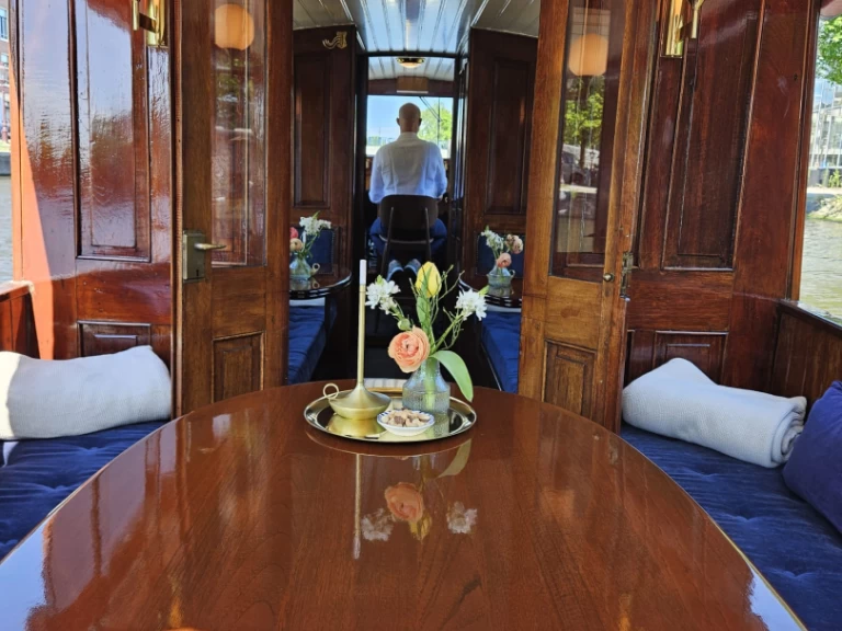 Custom Made Sloop jednotlivci a charterové společnosti v Amsterdam