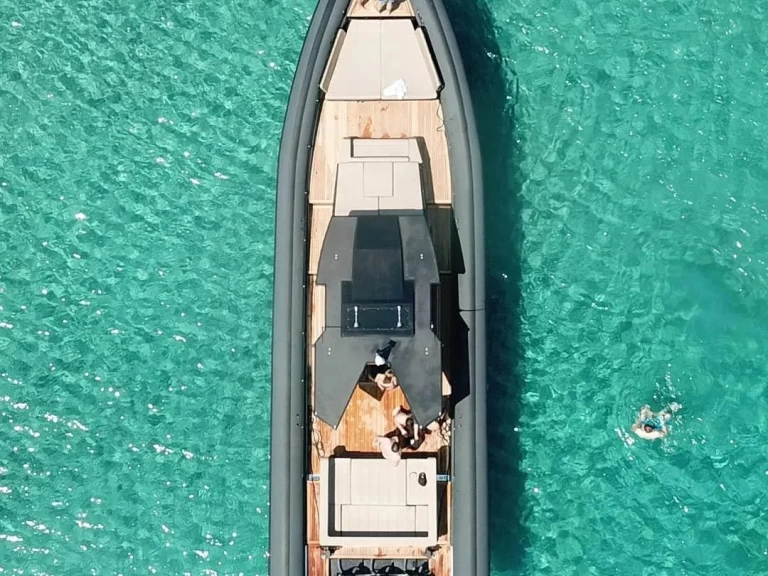 Sea Water PHANTOM 500 jednotlivci a charterové společnosti v Mahon