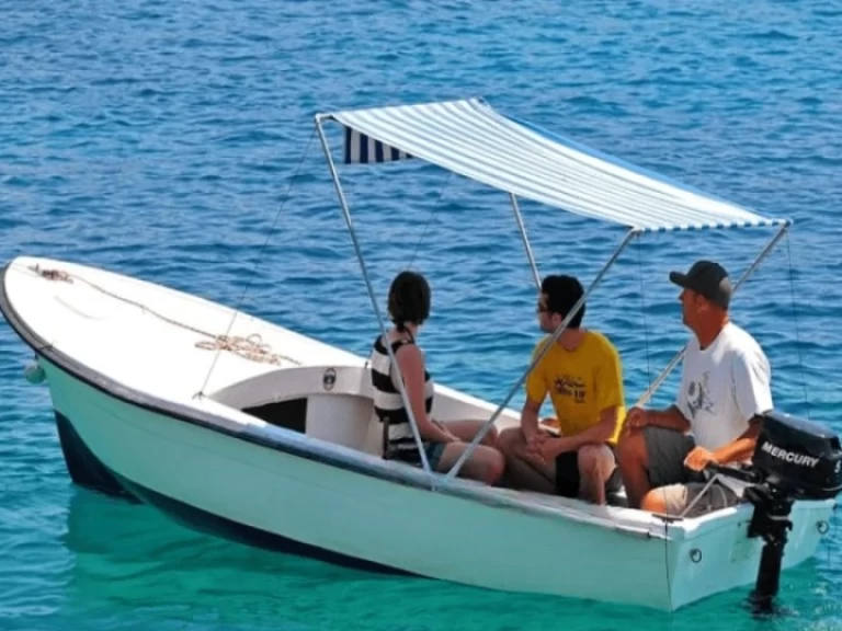 Pronájem lodi Hvar  lákavé ceny Pasara 460