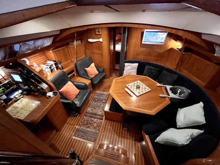 Jeanneau Sun Odyssey 47 Cc jednotlivci a charterové společnosti v Hyeres