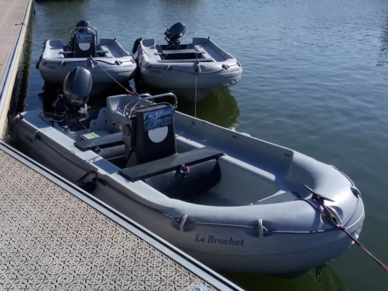 Pronájem Motorová loď Fun Yak s licencí