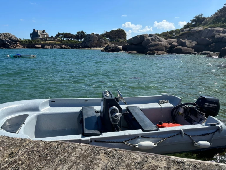 Pronájem lodi Trégastel lákavé ceny FUN YAK 13 SECU