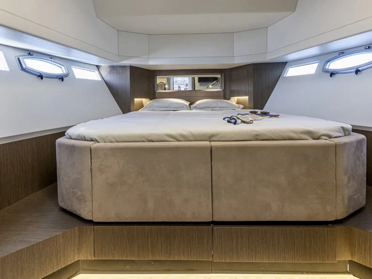 Pronájem lodi Ibiza Town lákavé ceny 14m