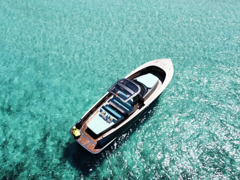 Pronájem lodi Ibiza Town lákavé ceny 12 m