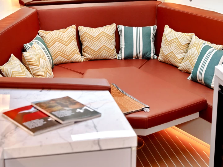 Motorová loď k pronájmu v Ibiza Town za nejlepší cenu