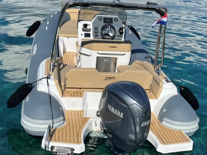 Salpa Salpa Soleil 23 jednotlivci a charterové společnosti v Dubrovník