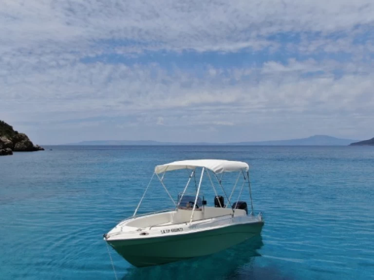 Motorová loď k pronájmu v Kardamýli za nejlepší cenu