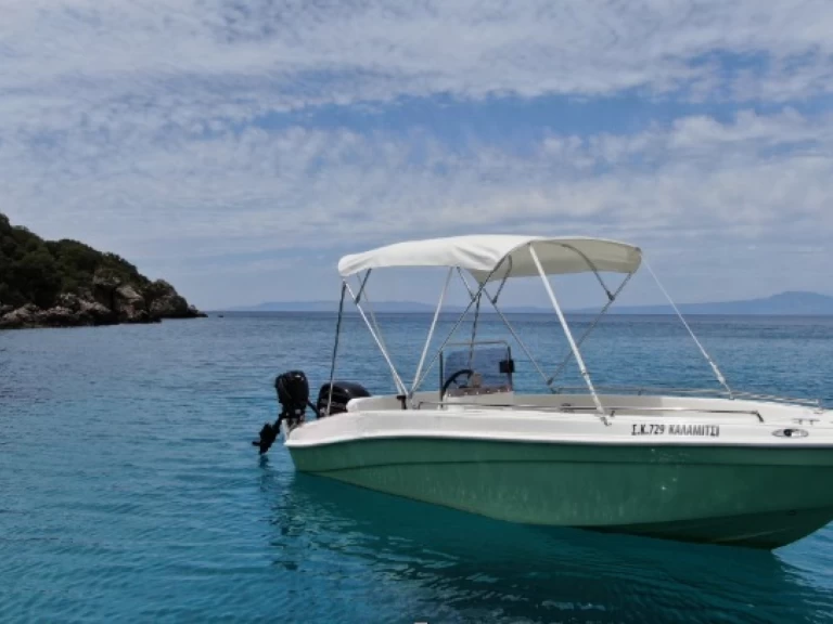 Pronájem jachty v Kardamýli -Assos 510 na Samboatu