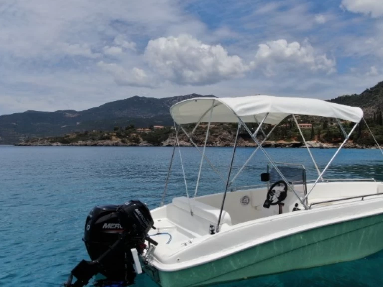 Pronajmout si Assos 510 v Kardamýli