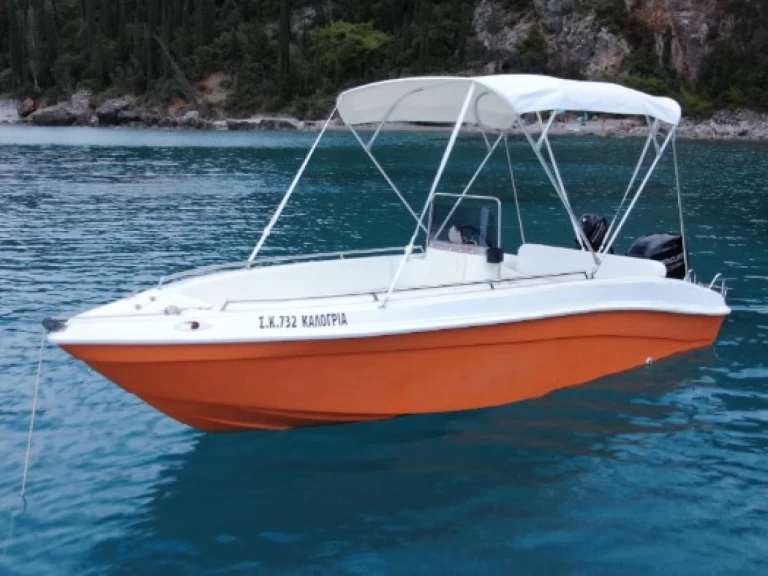 Pronájem Motorová loď Assos s licencí